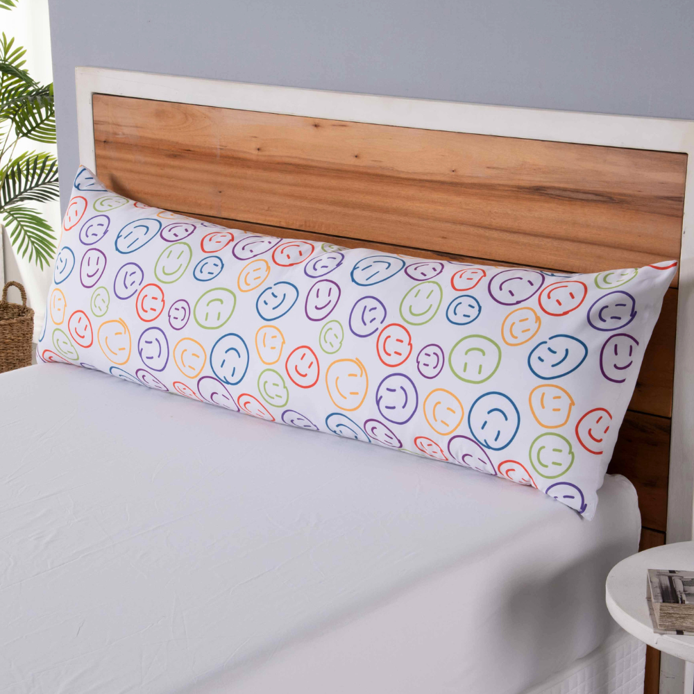 Fronha Travesseiro Corpo Fofuxão Colorê Micropercal 146x46cm sem Aba com Zíper Smile