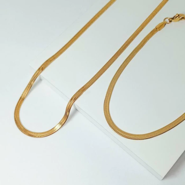 Conjunto aço dourado pulseira e corrente fita 4 MM