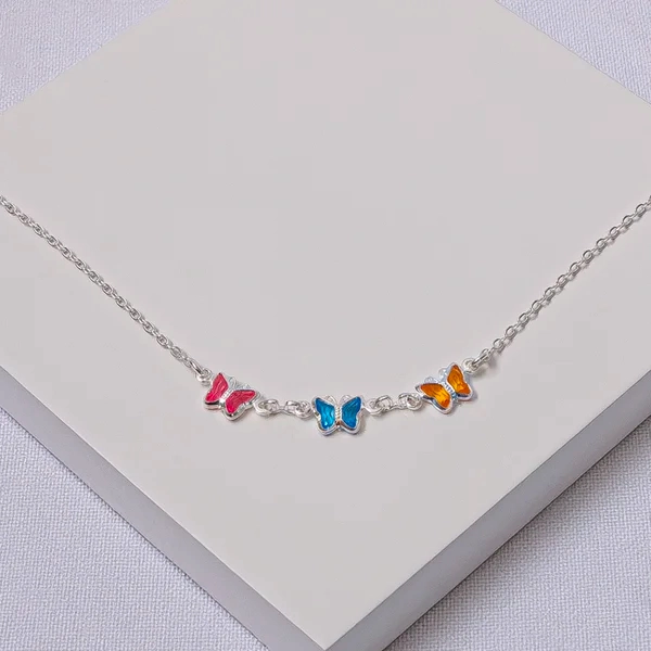Colar infantil prata borboletas coloridas
