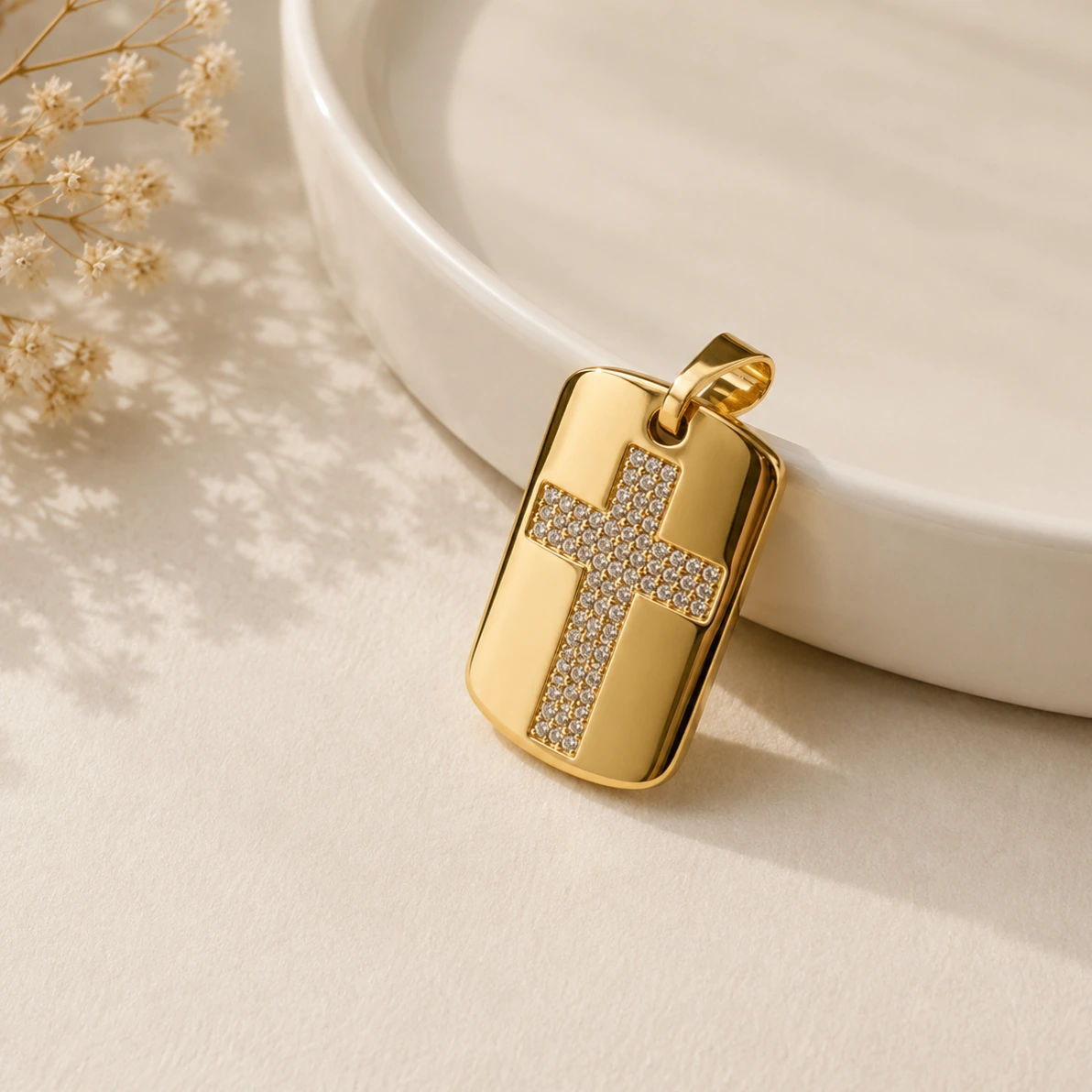 Pingente dourado cruz cravejada