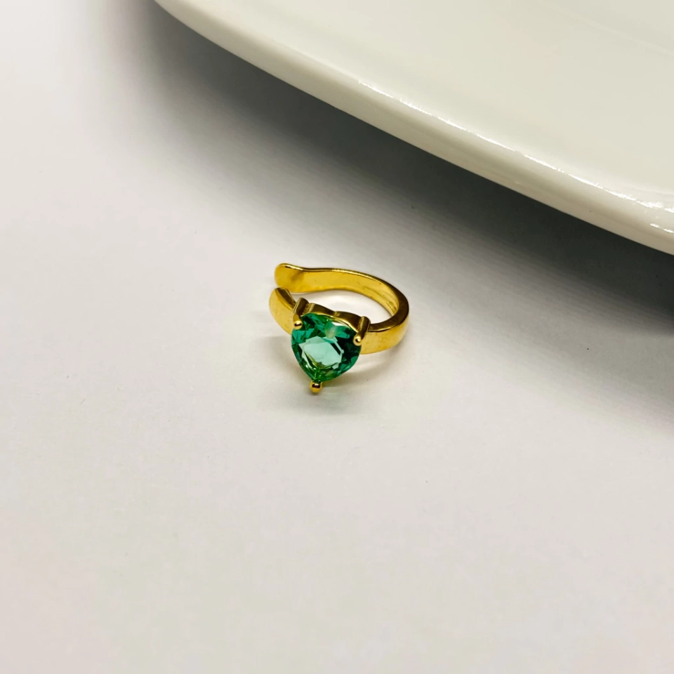 Piercing fake coração verde turmalina