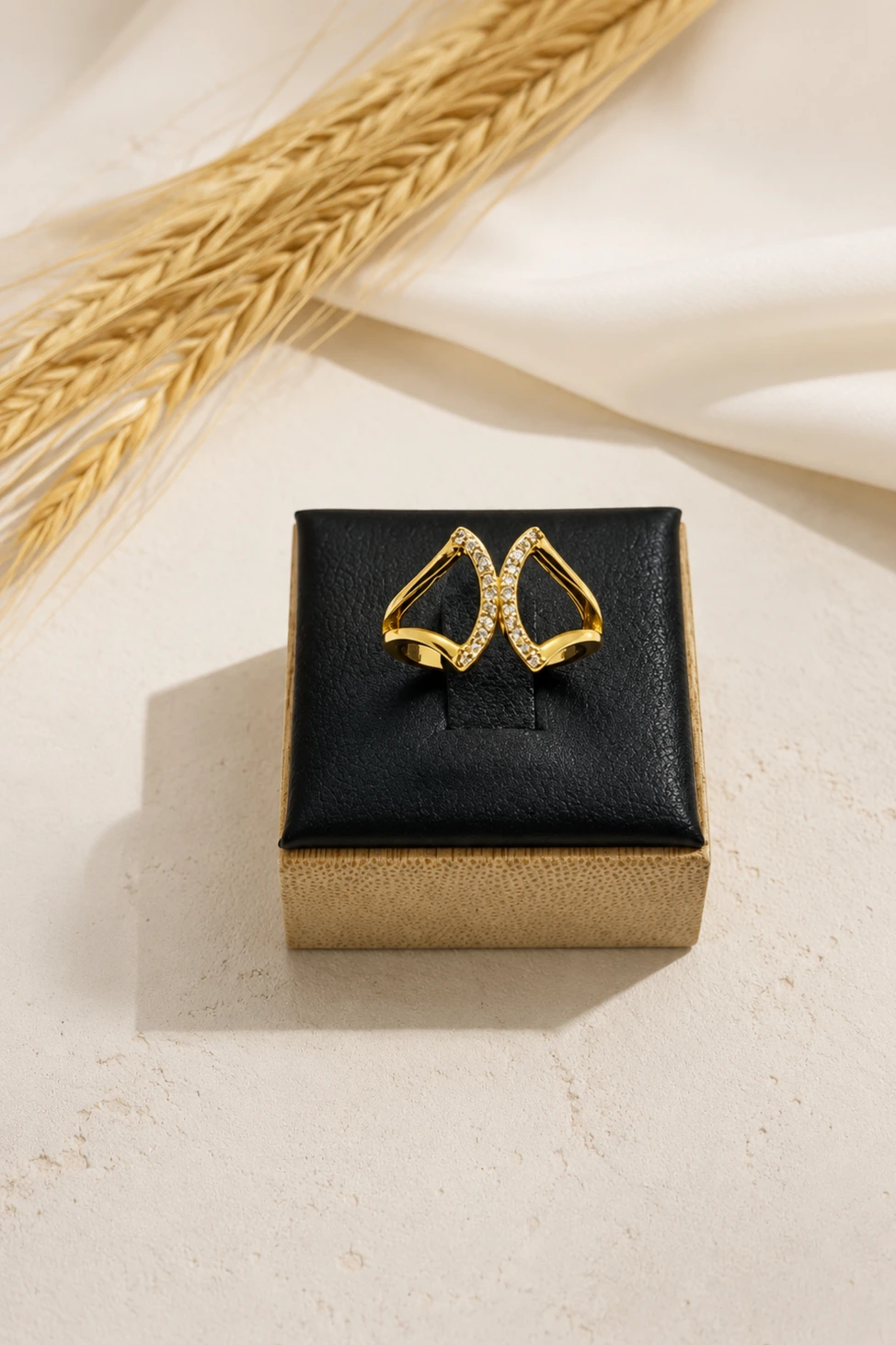 Anel cravejado - R$ 49,90