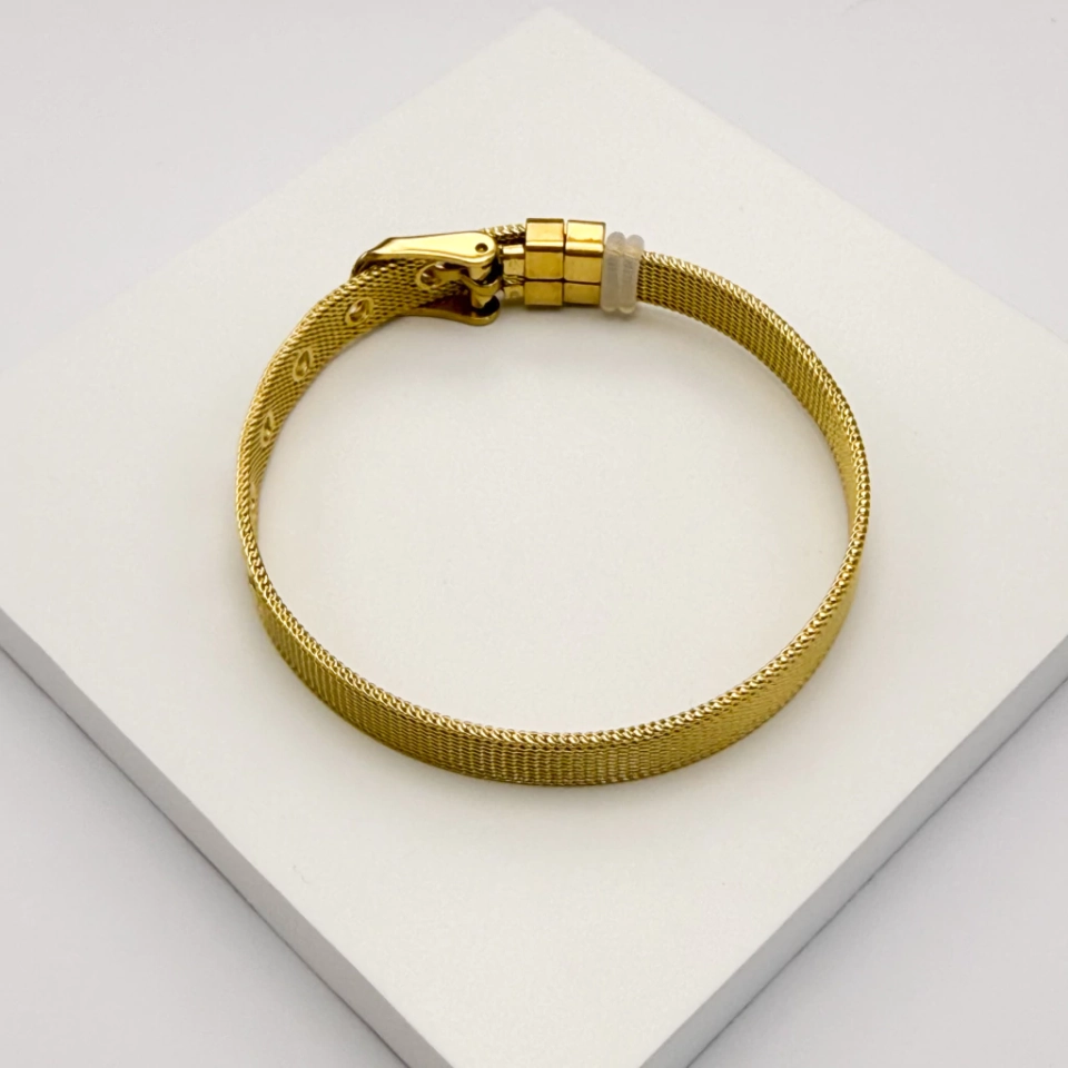 Pulseira aço dourado charme