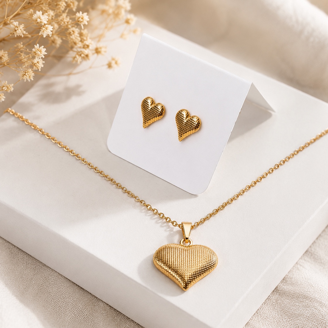 Conjunto dourado coração trabalhado