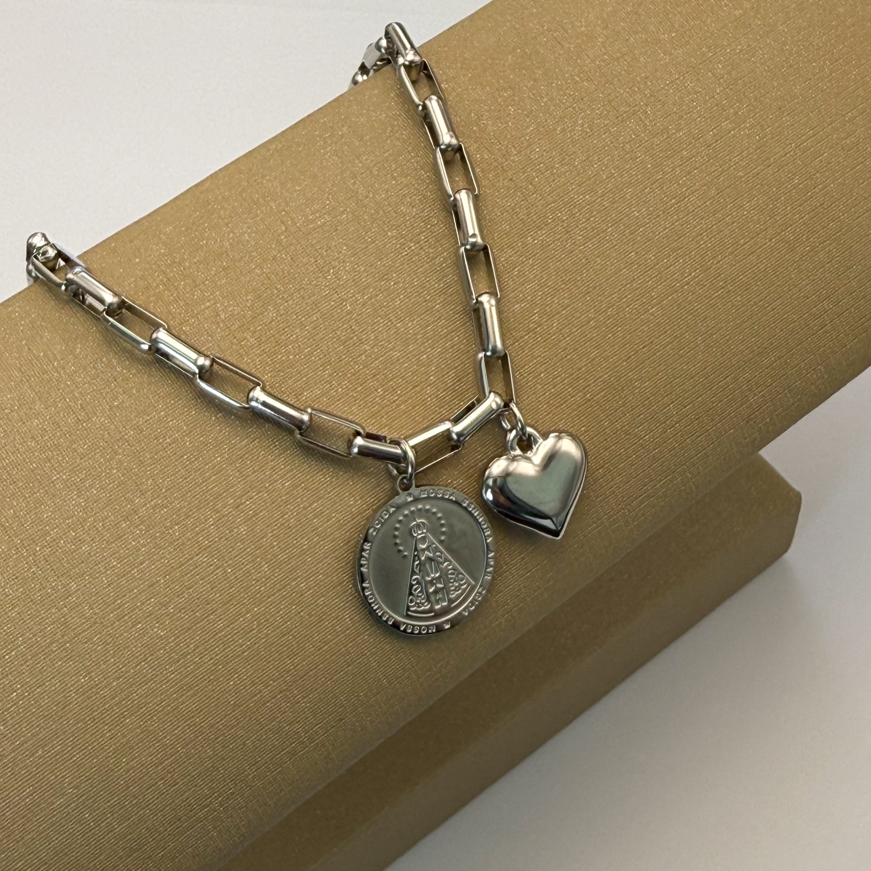 Pulseira aço coração e Nossa Senhora Aparecida