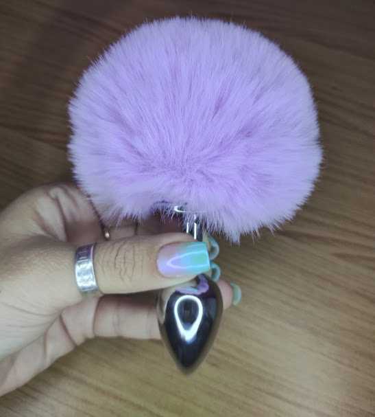 PLUG ANAL EM METAL POMPOM PEQUENO