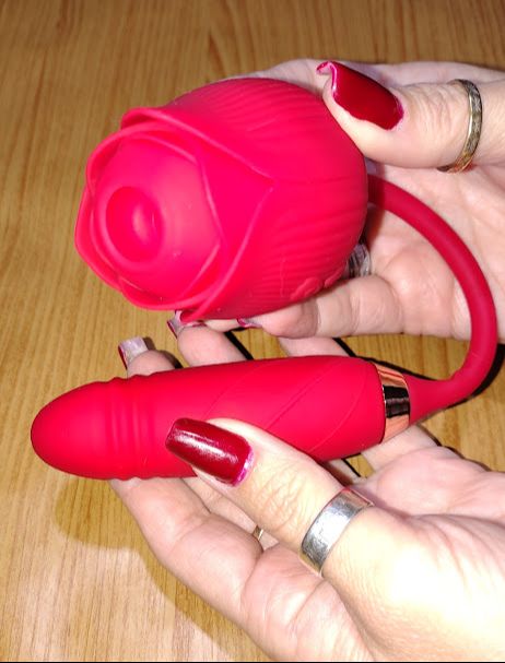 VIBRADOR DUPLO FLEXÍVEL ROSE ONE 10 VIBRAÇÕES, VAI E VEM