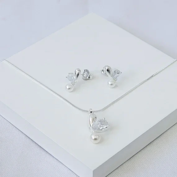 Conjunto prata gota e pérola