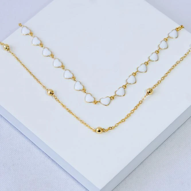 Kit 2 colares dourado bolinhas e corações brancos