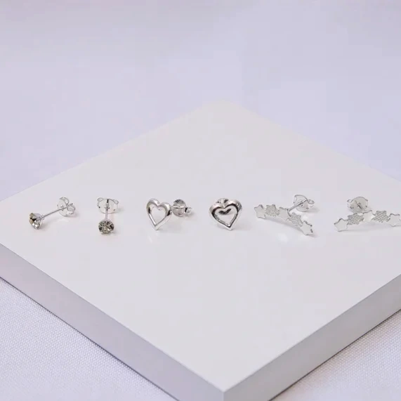 Trio de brinco prata ponto de luz, coração e ear cuff de estrelas