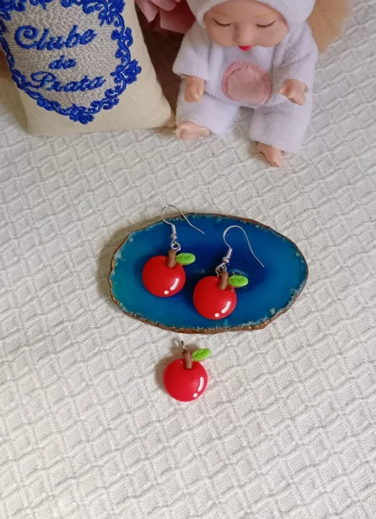 Conjunto Maçã Prata 925 e Resina