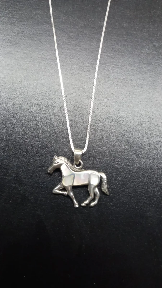 Colar Cavalo em Madrepérola