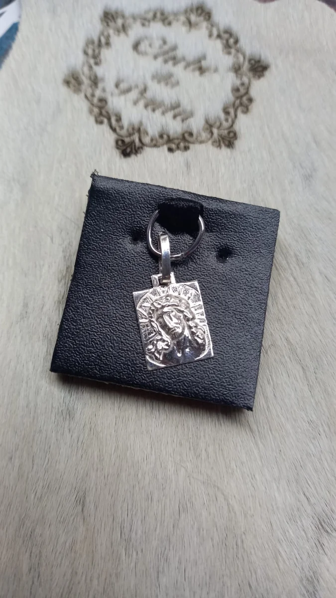 Pingente Placa Rosto de Cristo (15 mm)