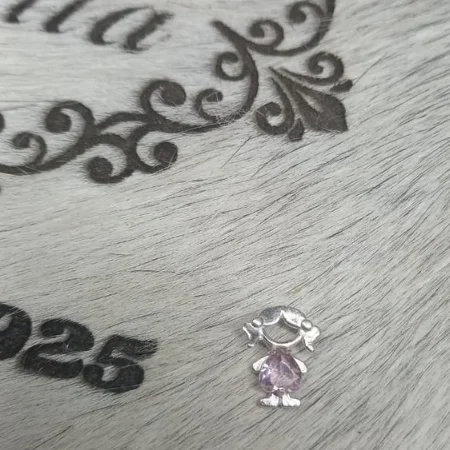 Pingente Filha com Pedra Rosa