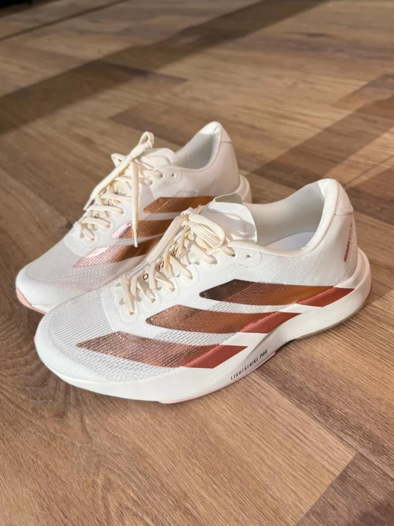 ADIZERO (359,00)