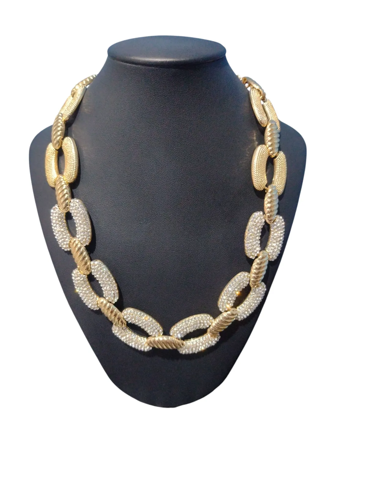 Colar Argolas Cravejadas (Folheado)