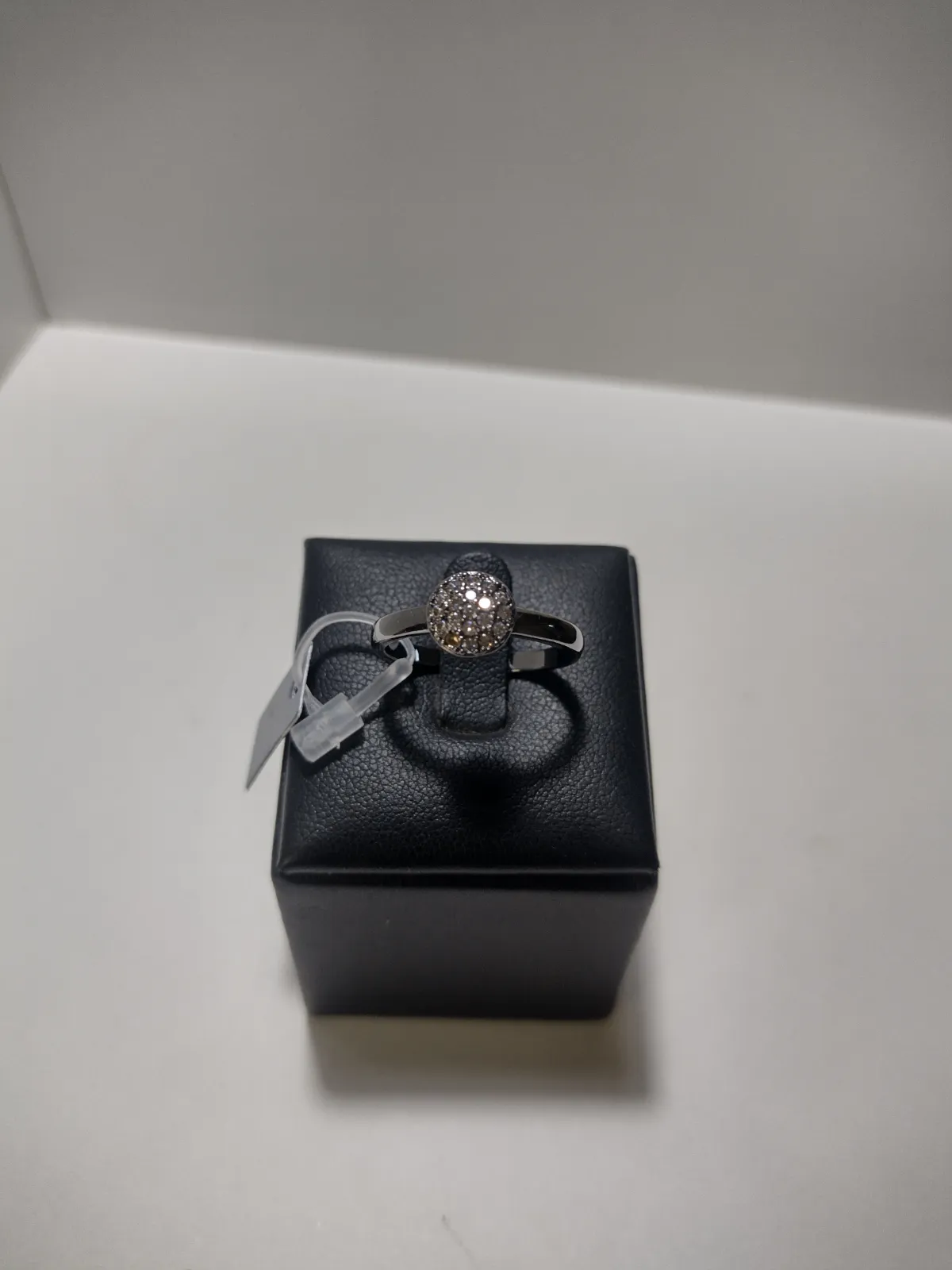 ANEL OURO NEGRO CIRCULO CRAVEJADO