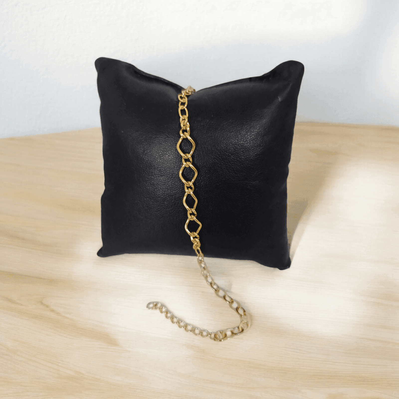 Pulseira Dourada com Elos M