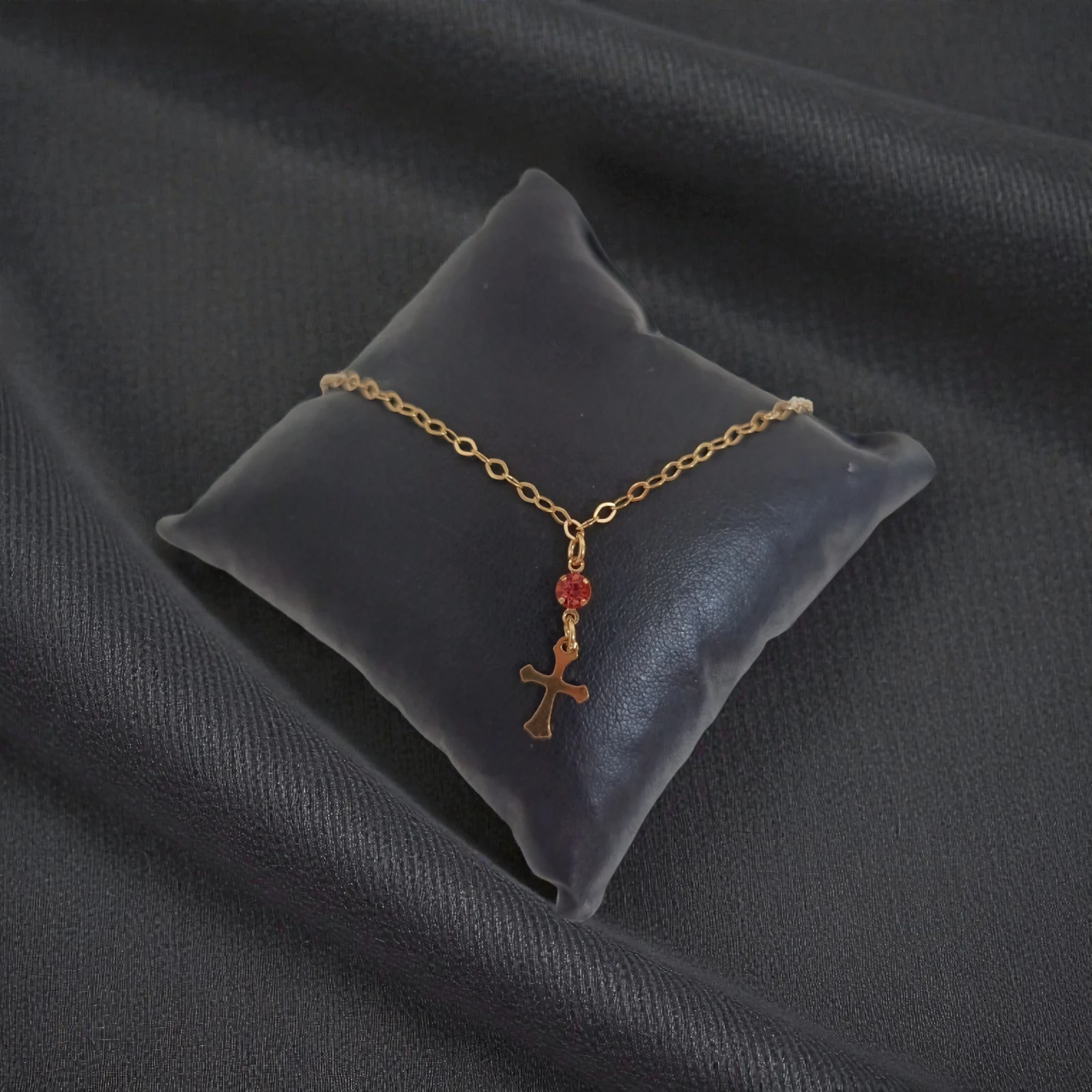 Pulseira Dourada com Cruz