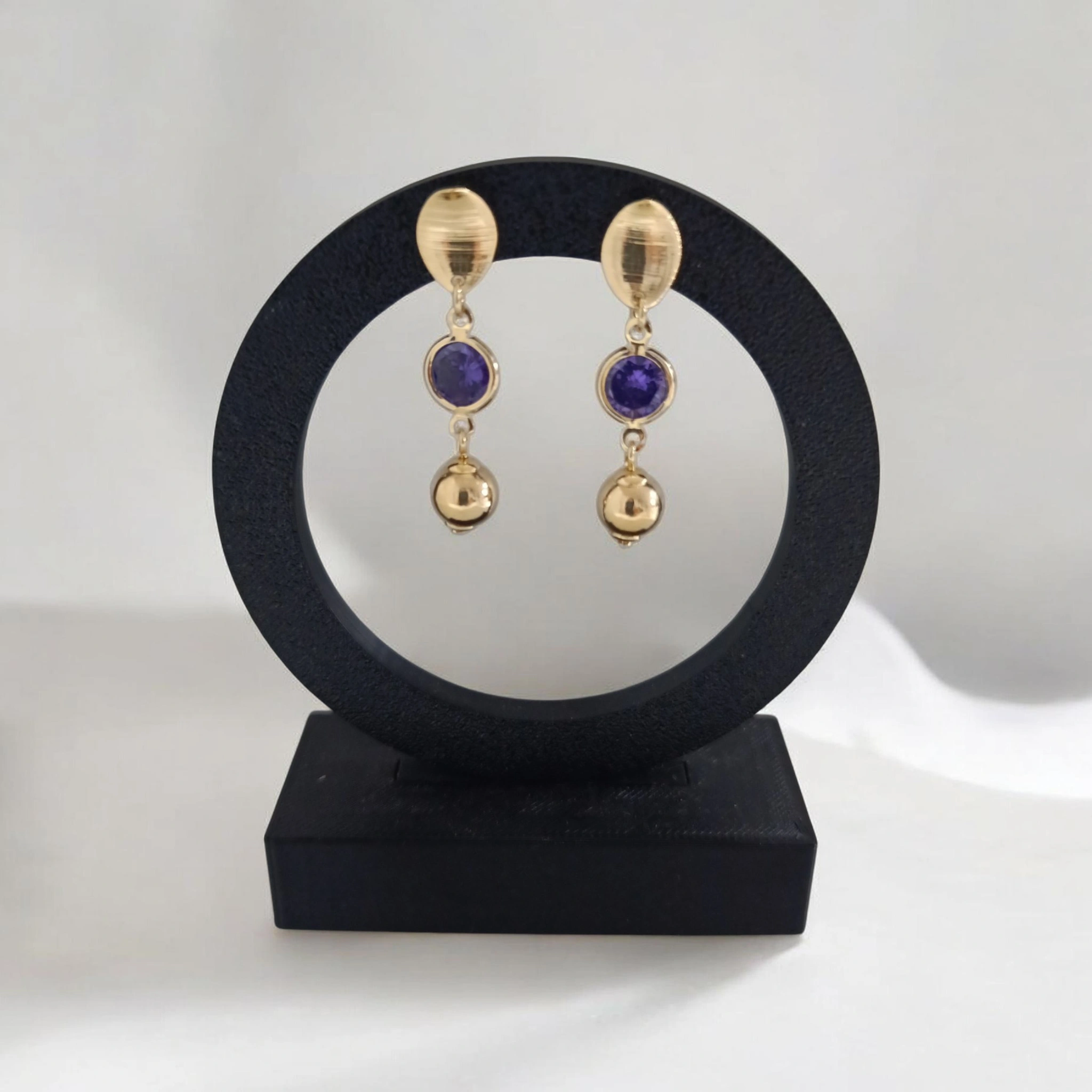 Brinco Dourado com Amatista