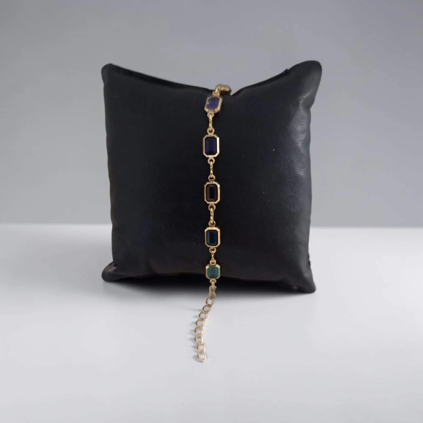 Pulseira com Pedras Coloridas