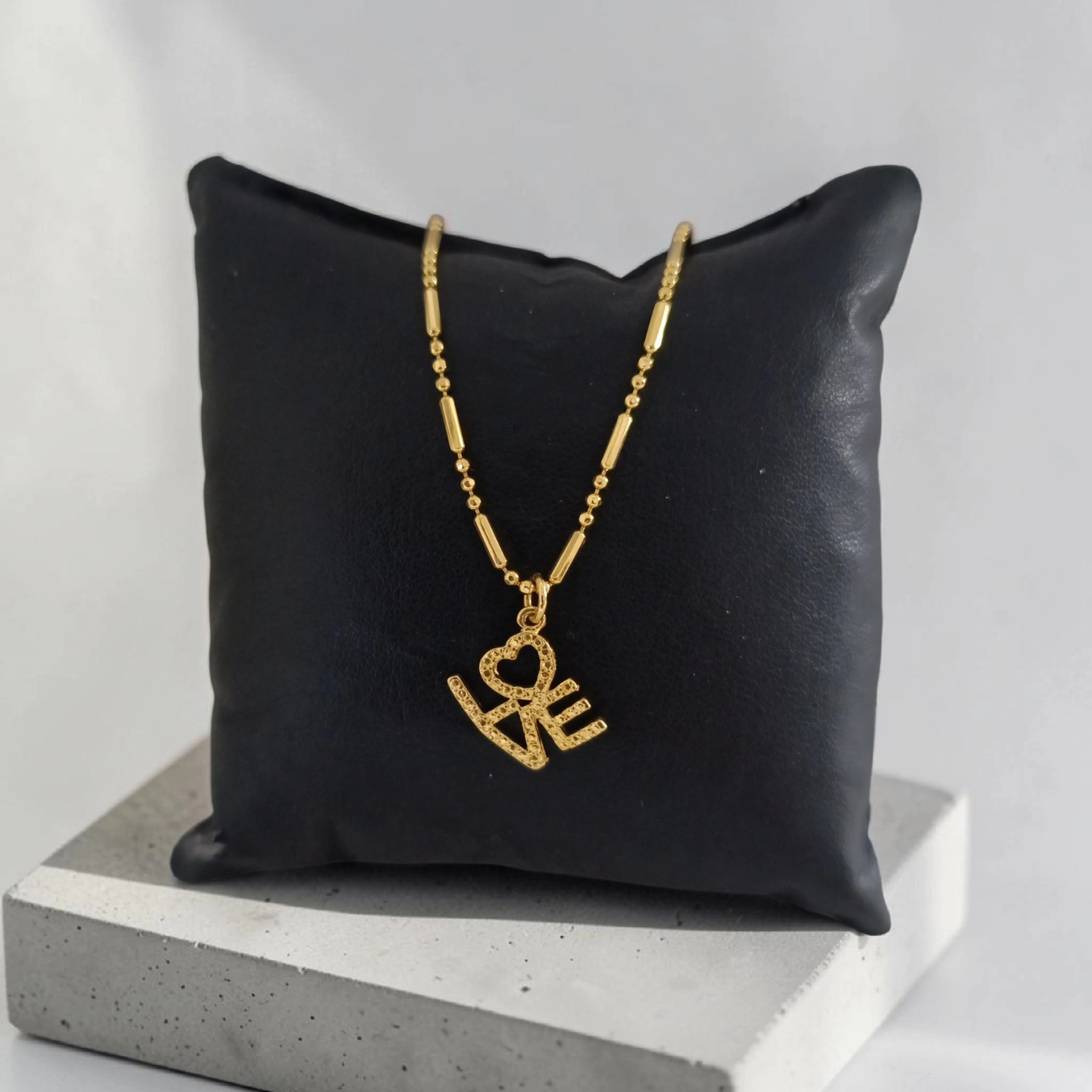 Pulseira Love Dourado