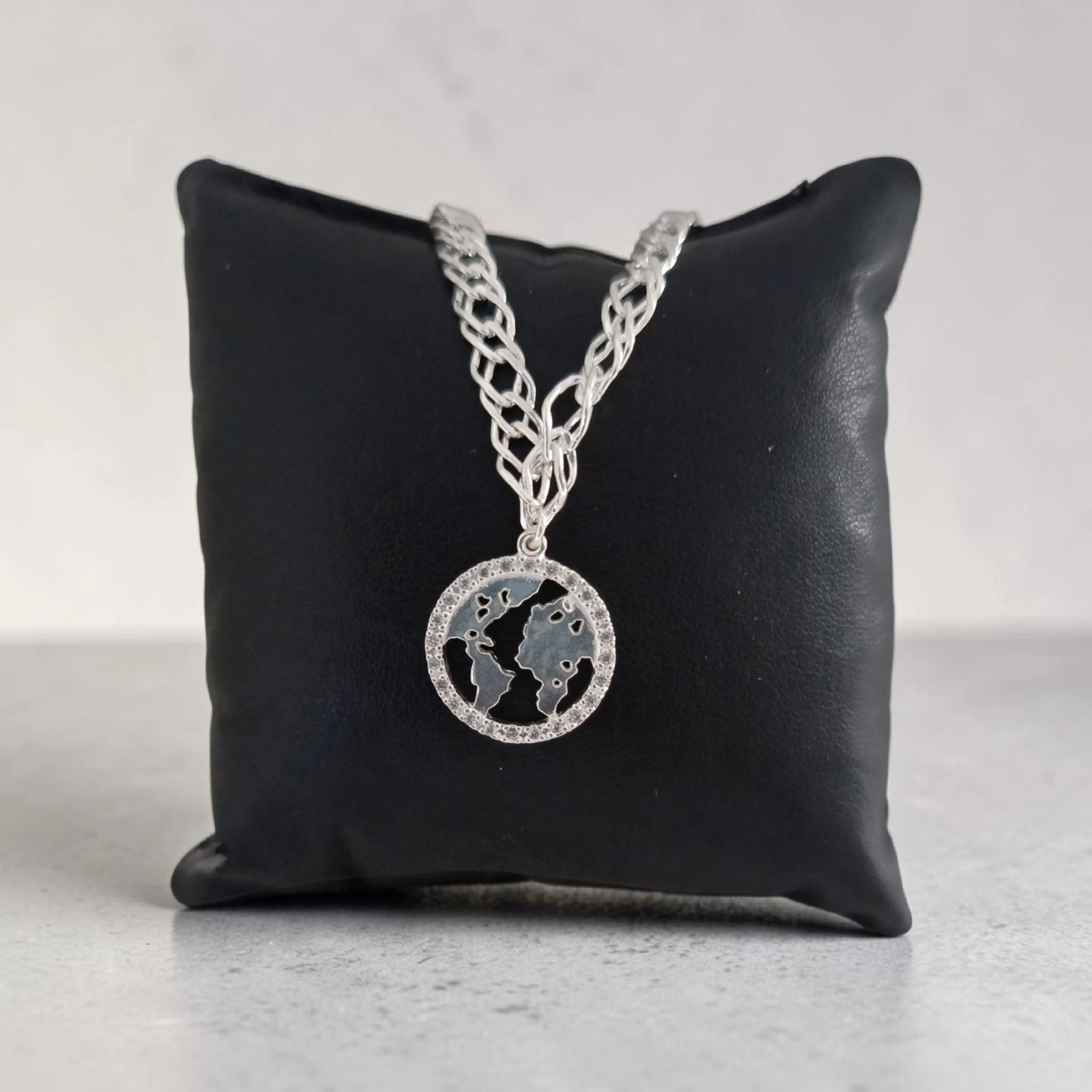 Pulseira Mundo Cravejado com Zircônias