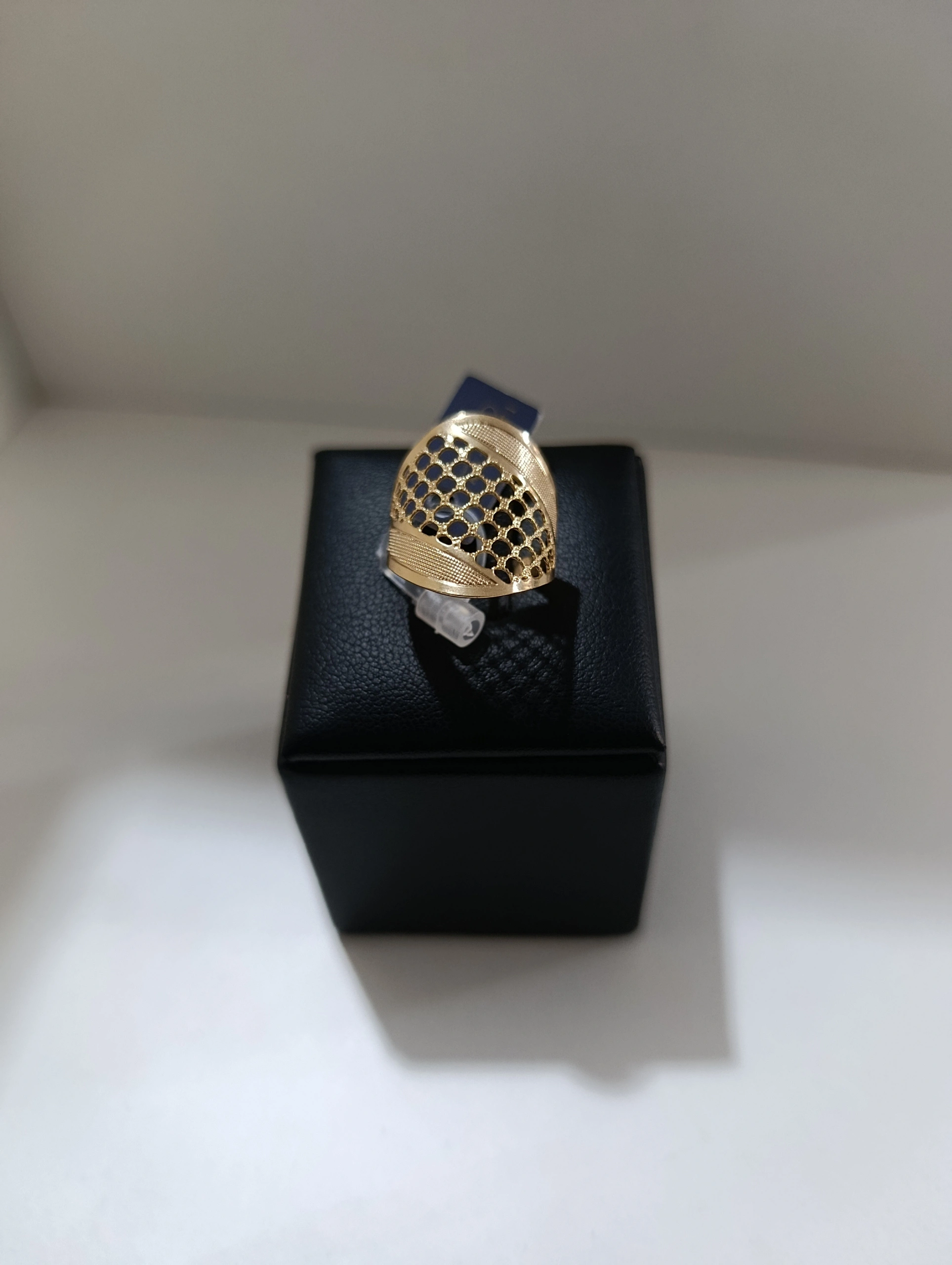 Anel Dourado Malha Fina