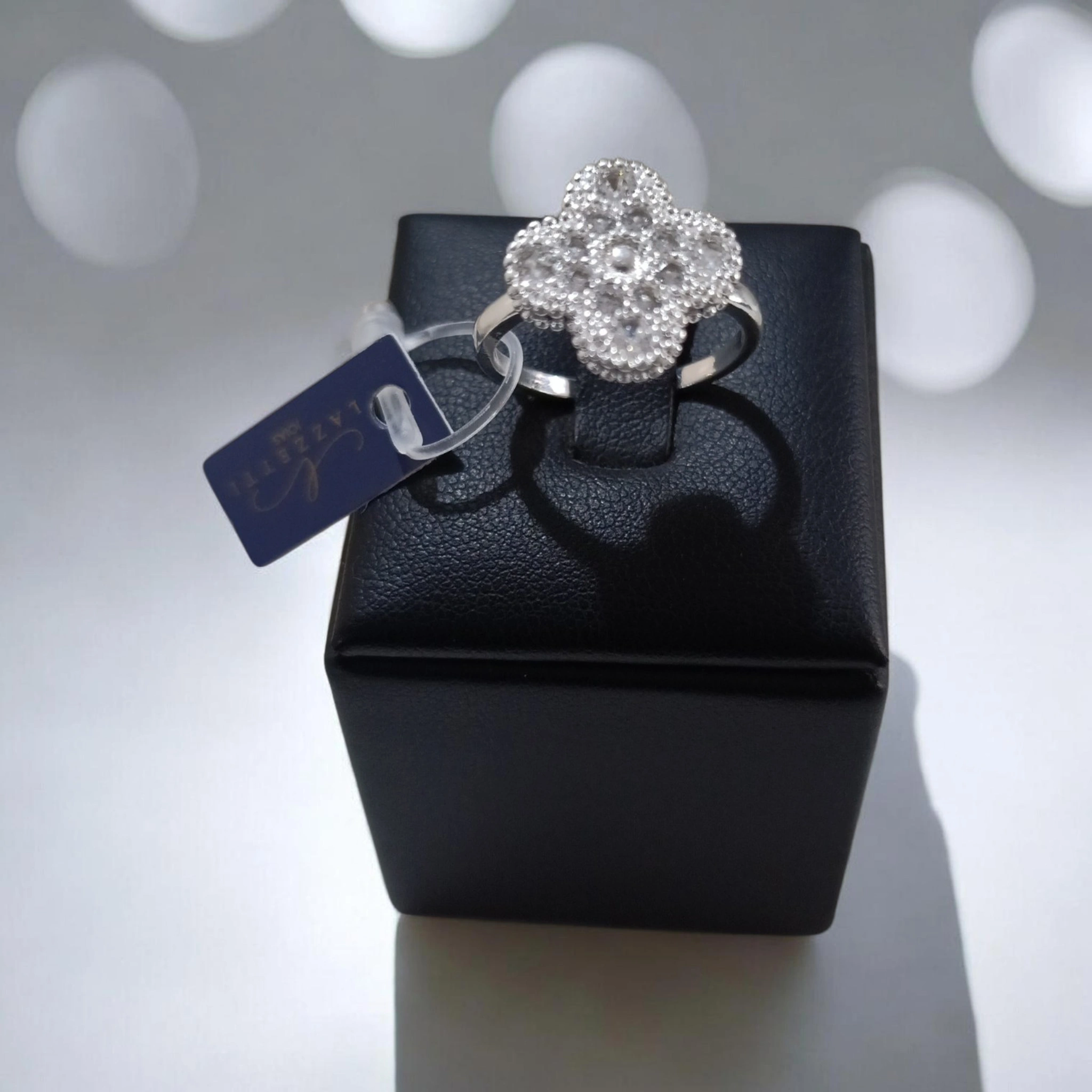 Anel Flor de Zircônias