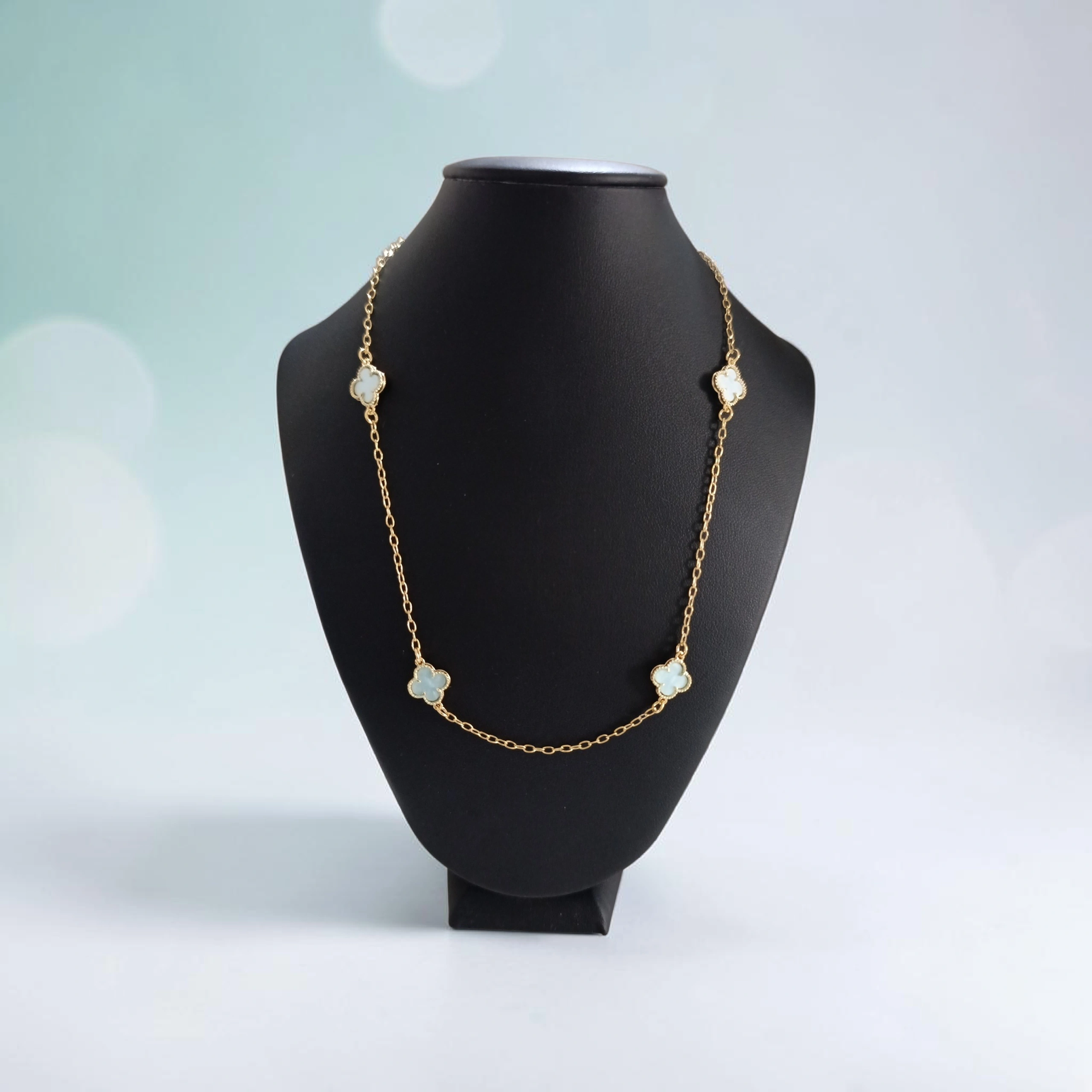 Colar Dourado Inspiração Virgínia