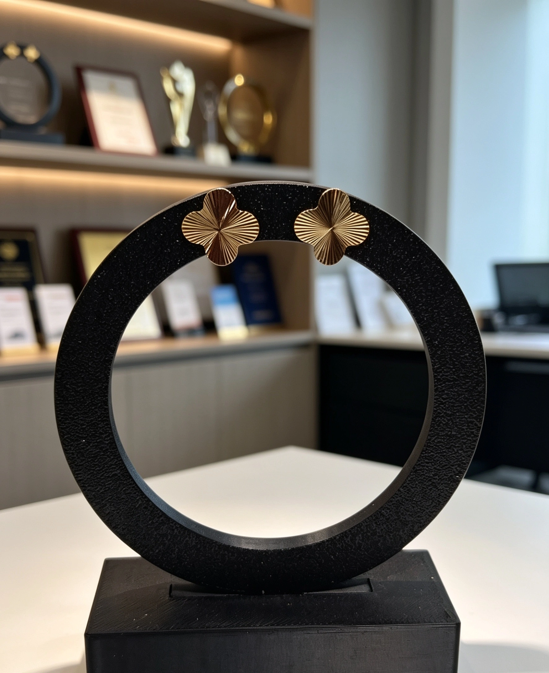 Brinco Flor Dourado