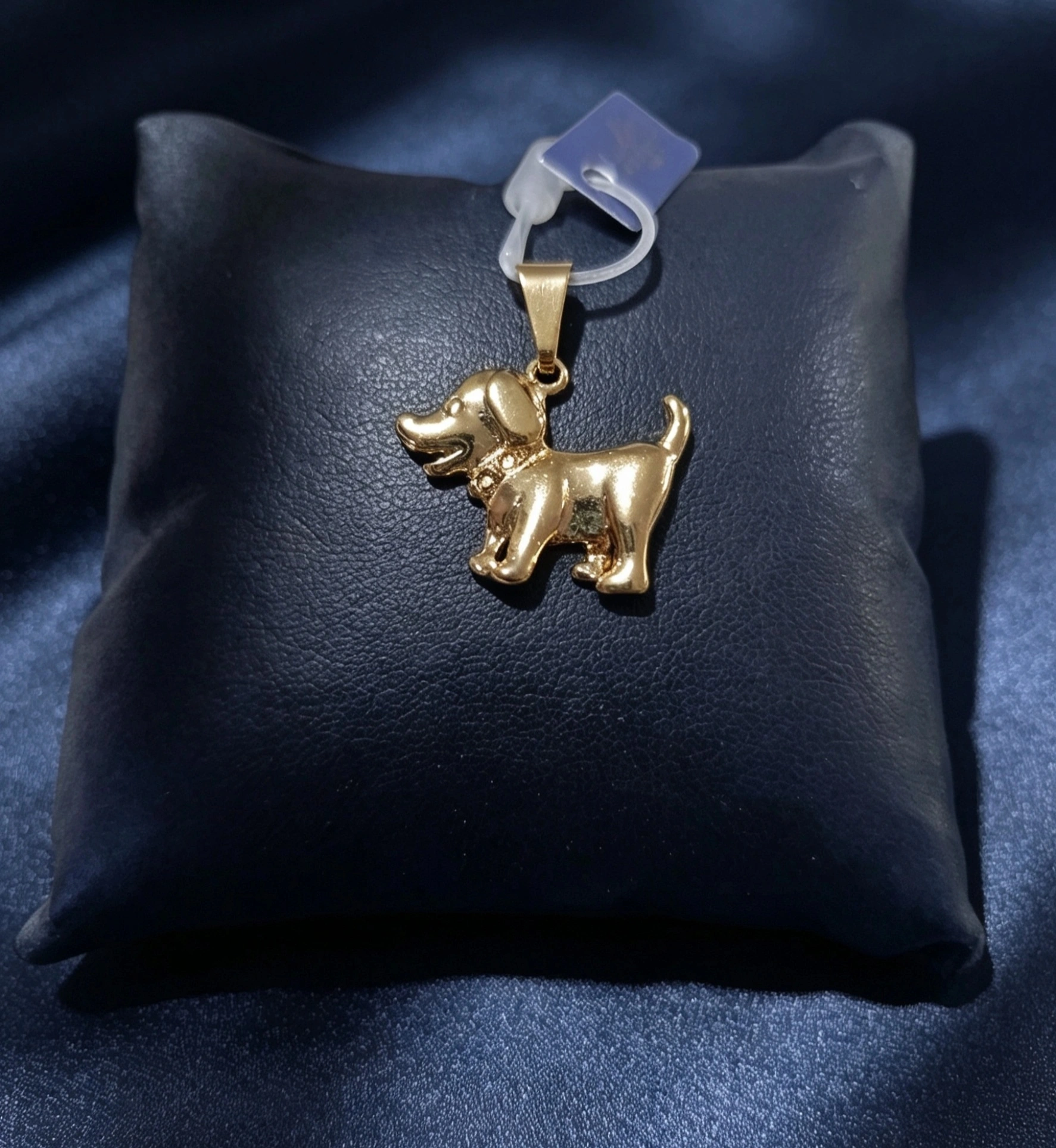 Pingente Cachorro Dourado (48,00)