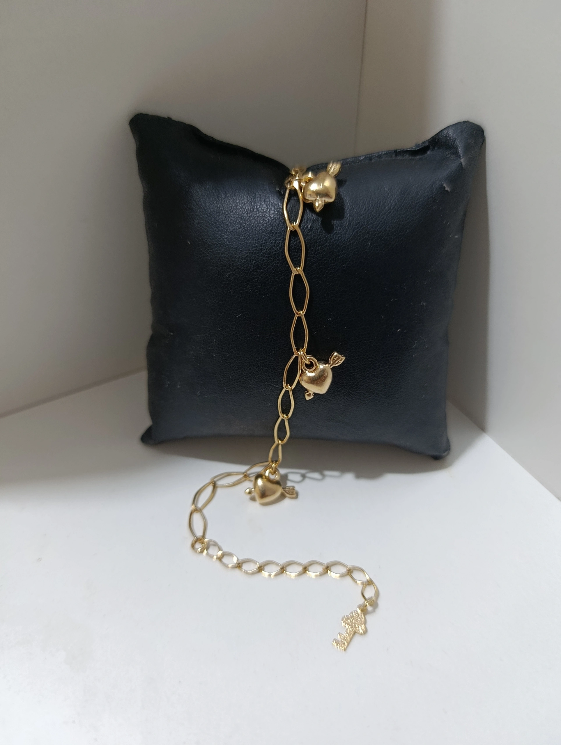 Pulseira Dourada Coração Flecha