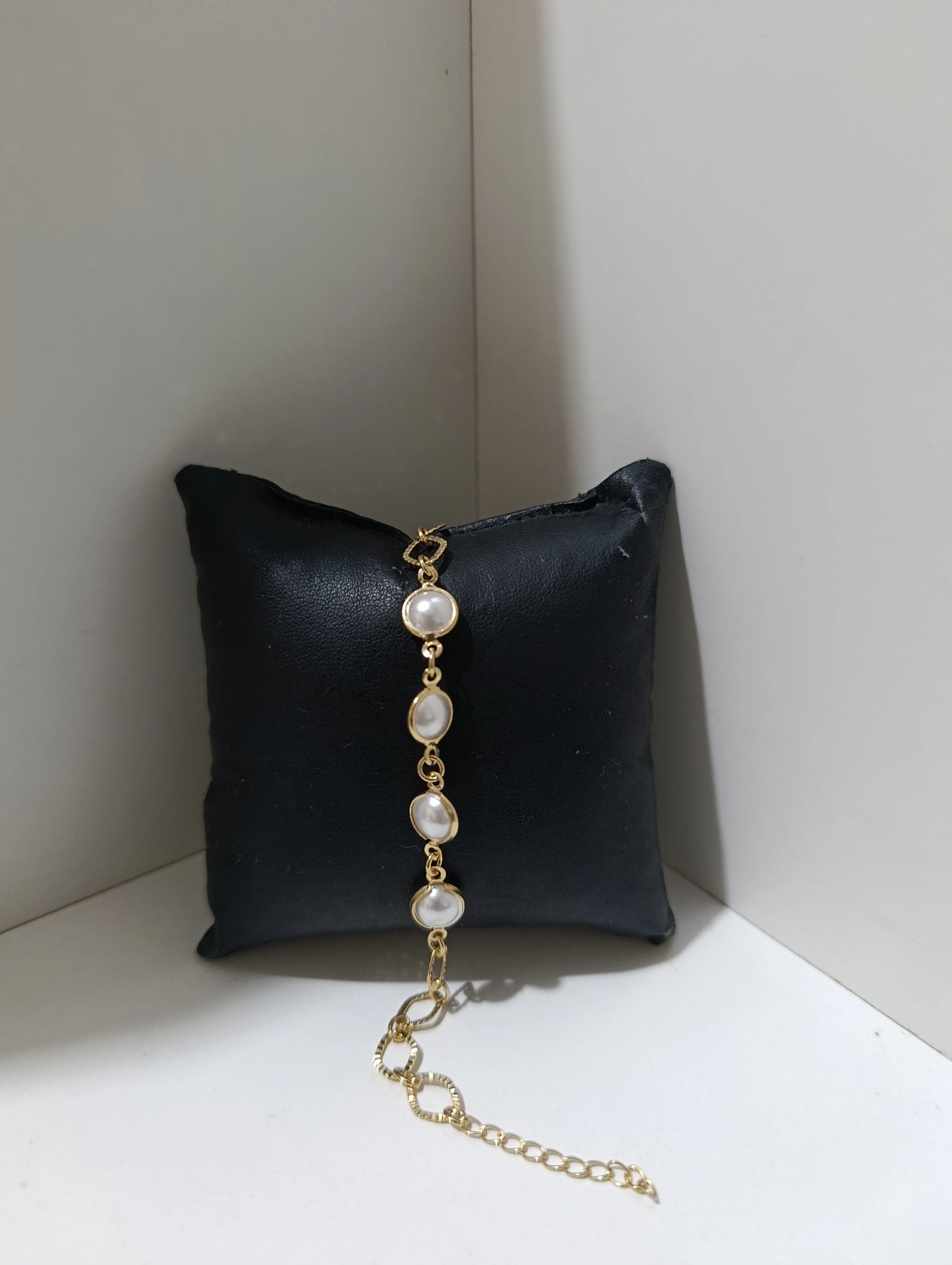 Pulseira com Pérolas Circulares