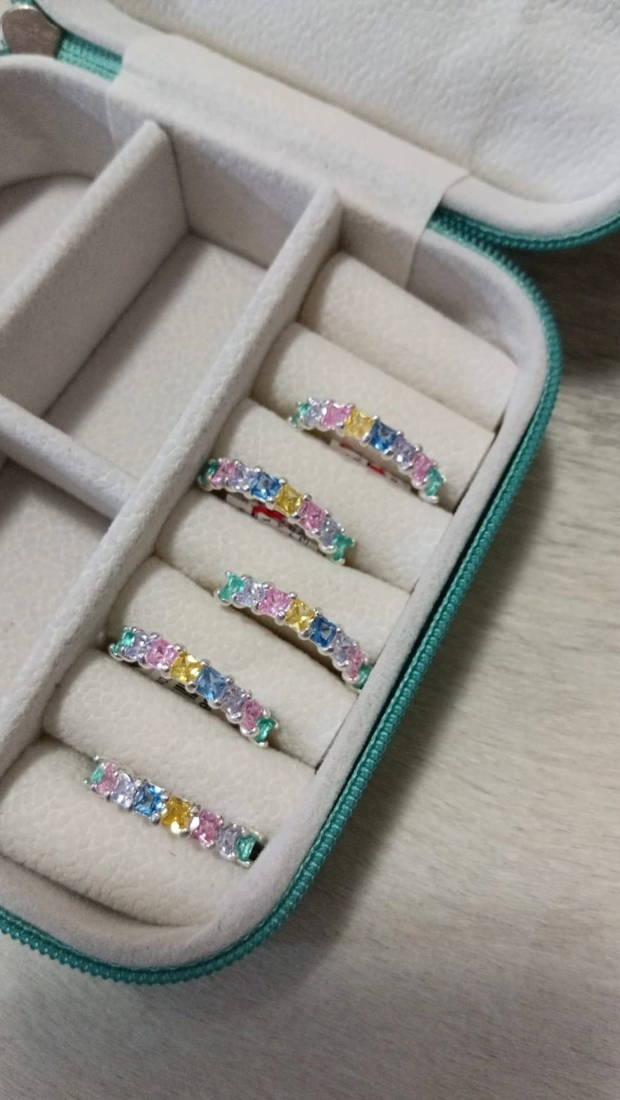 Anel Meia Aliança Zircônia Color Candy