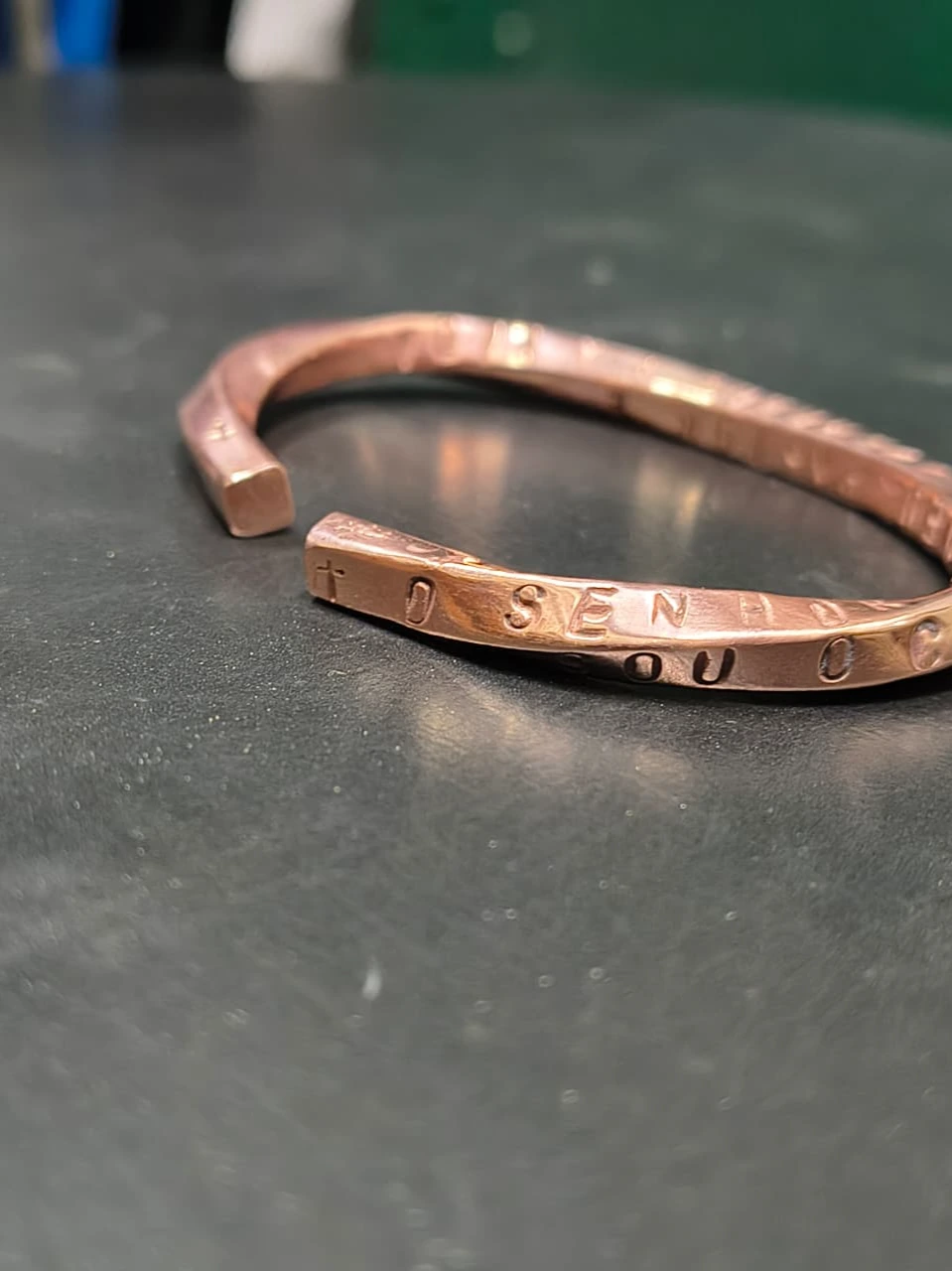 Bracelete Estilo Viking com versículos bíblicos