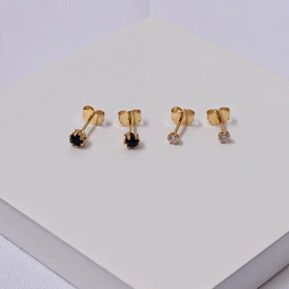 Dupla de brinco dourado ponto de luz cristal e ponto de luz preto