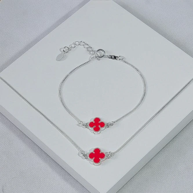 Conjunto prata infantil pulseira + colar trevo rosa