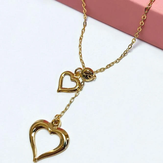 Colar dourado gravatinha corações vazados