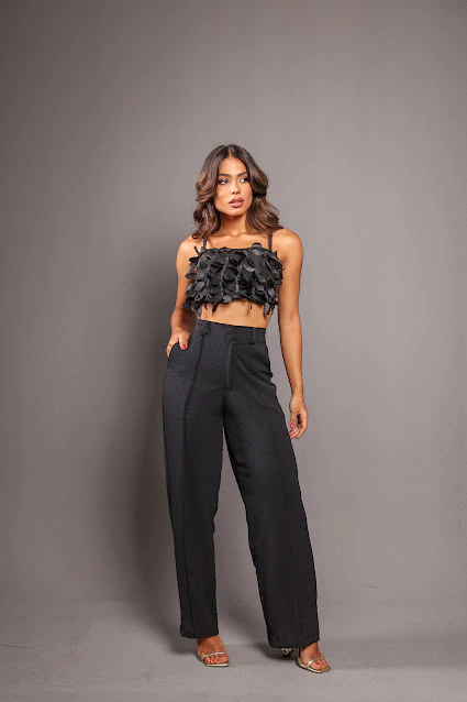 Calça duna forrada modelo reta