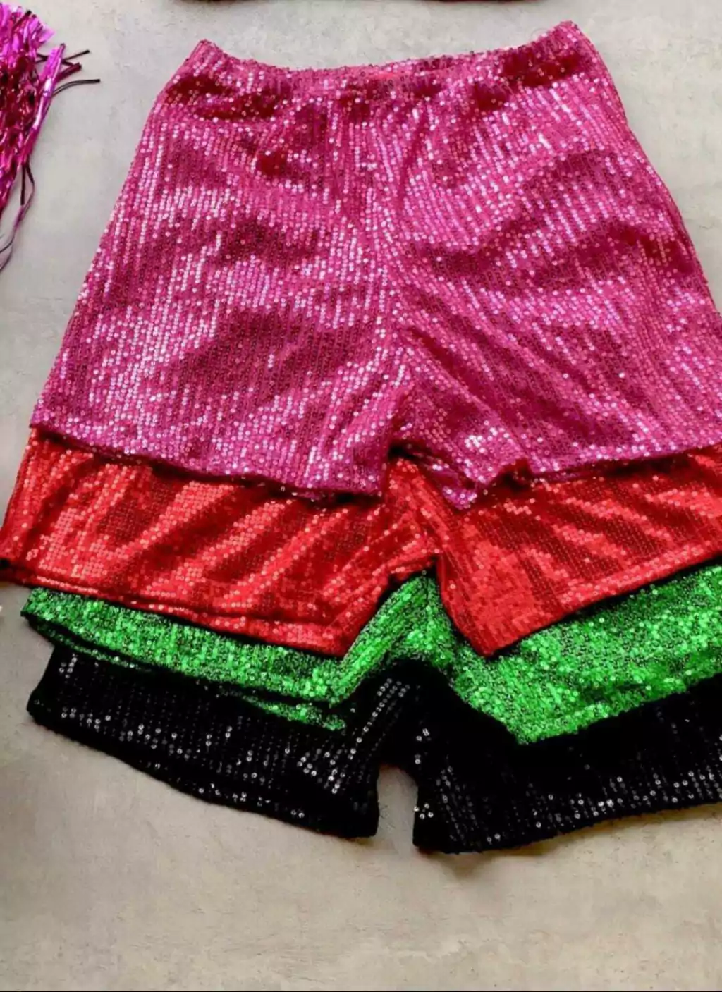 Short paetê modelo tradicional
