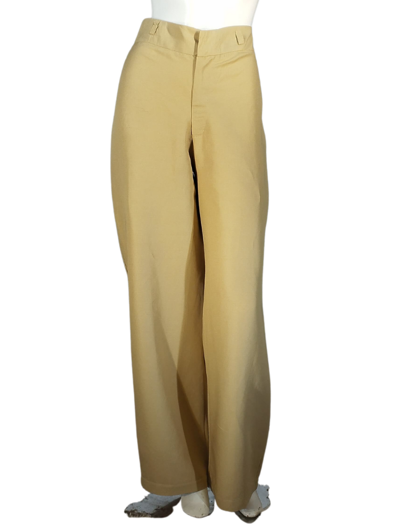 Calça com Bolso Faca e ziper na frente