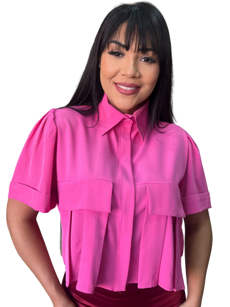 Camisa com bolso largos com Pregas na Frente