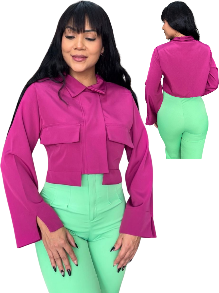 Camisa com Pate Largo com Botões escondidos e bolso largo