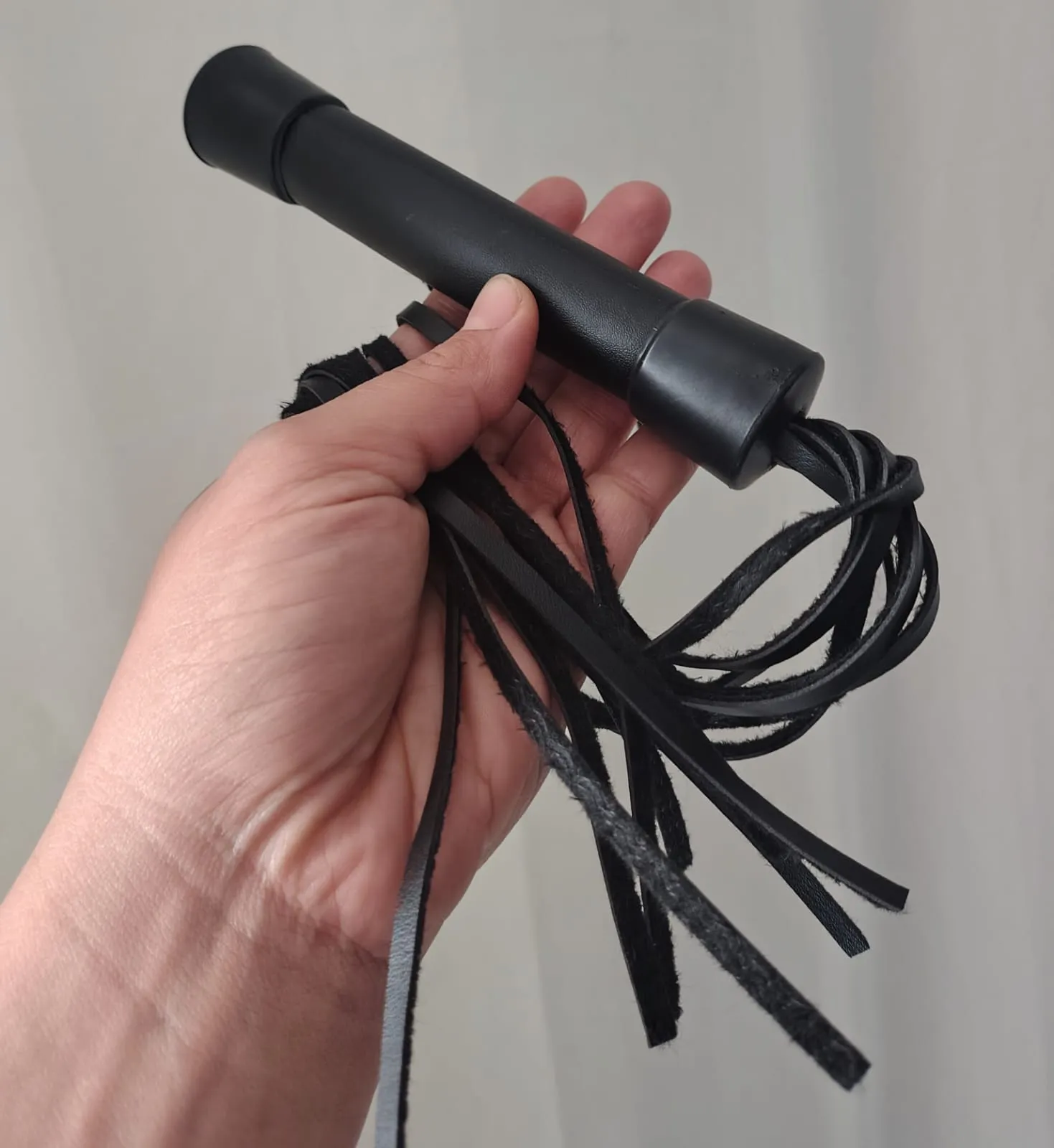Chicote 8 Tiras 40Cm Dominatrixxx
