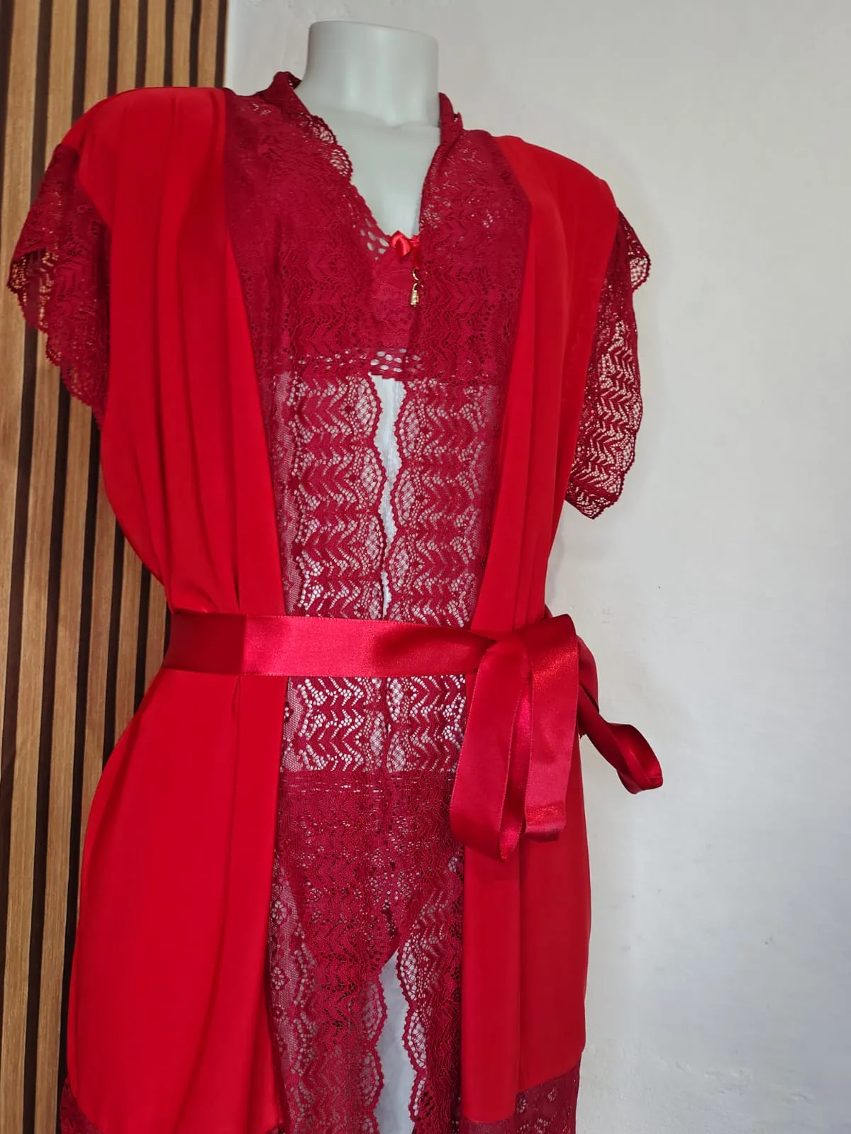 Roby sensual elegancy