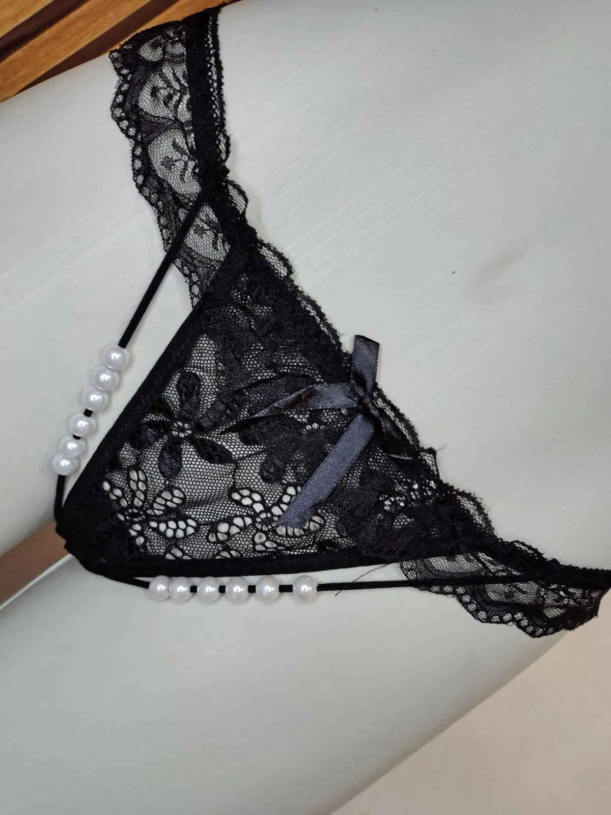Calcinha Fio Dental Pérolas e Renda Sexy
