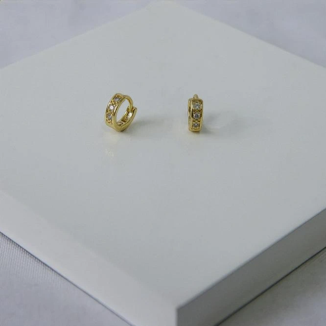 Argola dourada 3 zircônias P