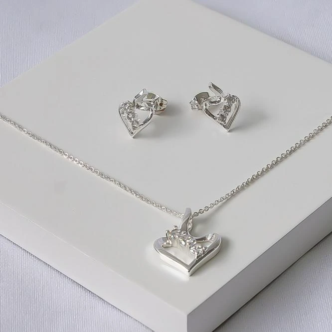 Conjunto prata coração com zircônias